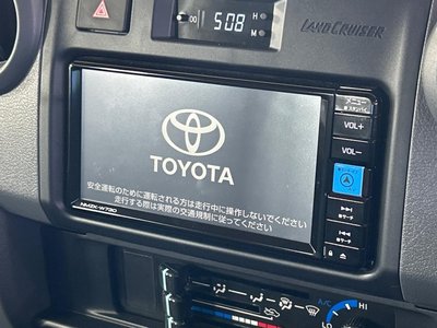 TOYOTA LAND CRUISER 70 - 4