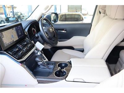 TOYOTA LAND CRUISER 300 - 2