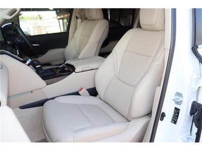 TOYOTA LAND CRUISER 300 - 10