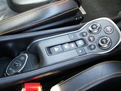2016 MCLAREN 540C COUPE — миниатюра 33