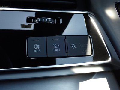 2019 AUDI Q8 thumbnail 60