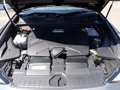 2019 AUDI Q8 thumbnail 24