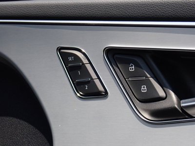 2019 AUDI Q8 thumbnail 30