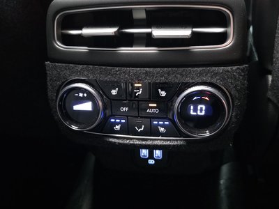 2022 Genesis GV70 — миниатюра 19