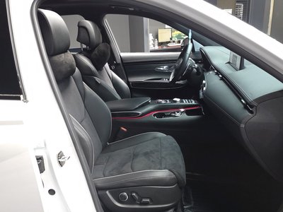 2022 Genesis GV70 — миниатюра 11
