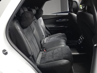 2022 Genesis GV70 — миниатюра 12