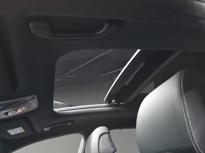 2022 Genesis GV70 — миниатюра 18