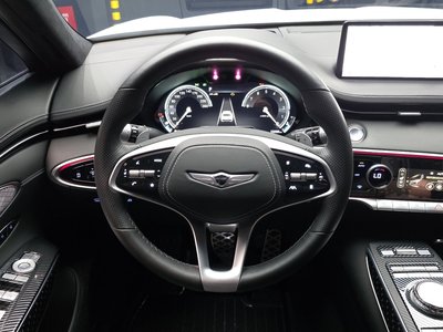 2022 Genesis GV70 — миниатюра 13
