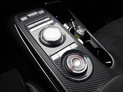 صورة 9 لـ 2022 Genesis GV70