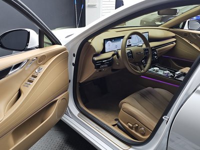 GENESIS G80 (RG3) - 10