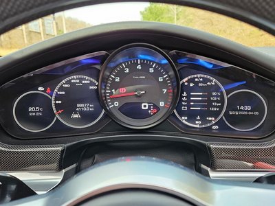 PORSCHE PANAMERA - 8