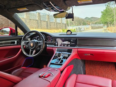 PORSCHE PANAMERA - 5