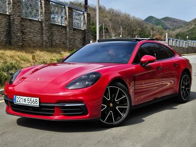 PORSCHE PANAMERA - 1