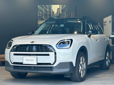 2025 MINI COOPER COUNTRYMAN photo 1