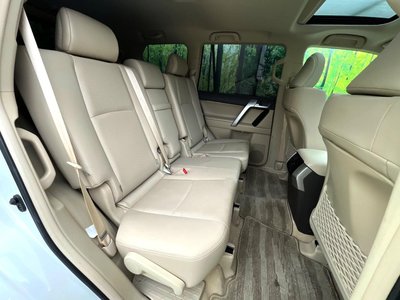 TOYOTA LAND CRUISER PRADO - 9