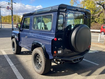 LAND ROVER DEFENDER - 8