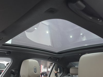 2025 BMW 5 SERIES — миниатюра 19