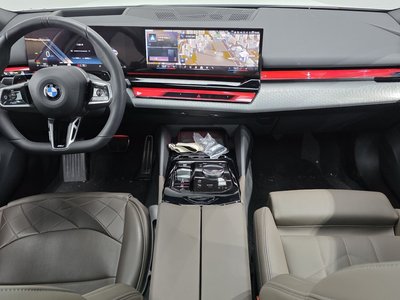 2025 BMW 5 SERIES — фото 5