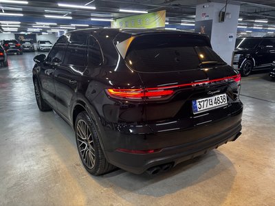 PORSCHE CAYENNE - 4