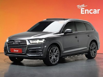 AUDI Q7 - 1