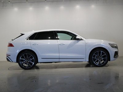 AUDI Q8 - 10