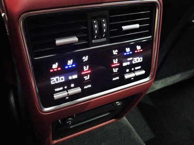 2019 Porsche CAYENNE — миниатюра 25