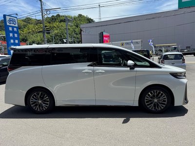 2026 Toyota VELLFIRE photo 5