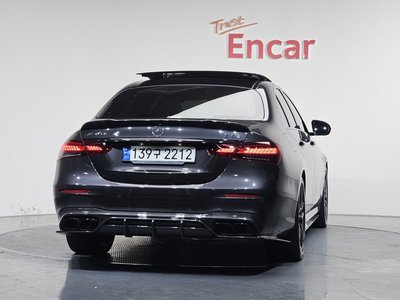 MERCEDES-BENZ E-CLASS - 4