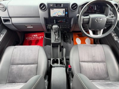 TOYOTA LAND CRUISER 70 - 6