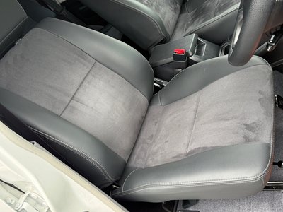 TOYOTA LAND CRUISER 70 - 7