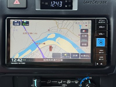 TOYOTA LAND CRUISER 70 - 4