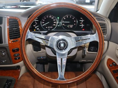 TOYOTA LAND CRUISER 100 - 10