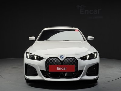 2025 BMW I4 照片 2