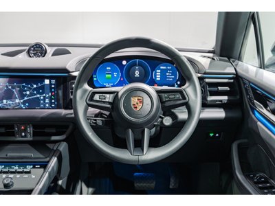 PORSCHE MACAN - 5