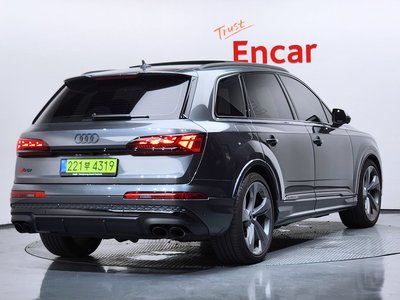 2025 AUDI SQ7 — фото 4