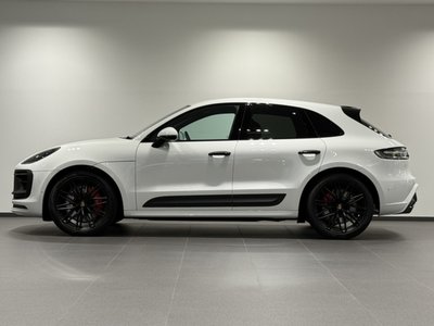 PORSCHE MACAN - 2