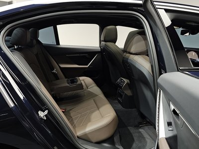 2024 BMW 5 SERIES 缩略图 17