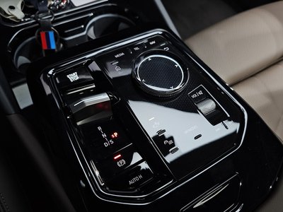 2024 BMW 5 SERIES 缩略图 13