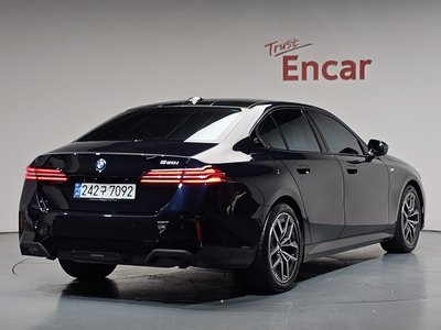 2024 BMW 5 SERIES 照片 6