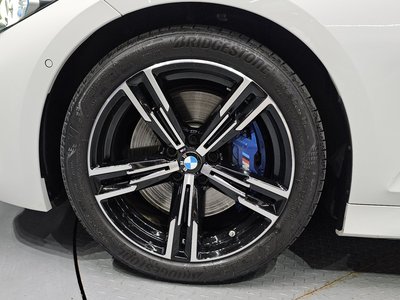 2025 BMW 3 SERIES photo 6