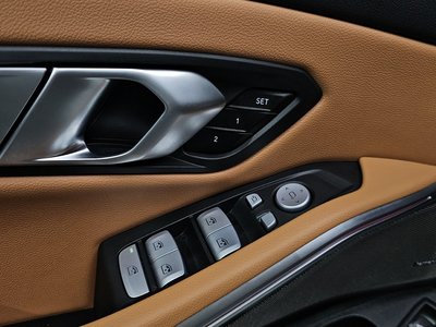 2025 BMW 3 SERIES thumbnail 18