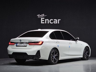 2025 BMW 3 SERIES photo 4