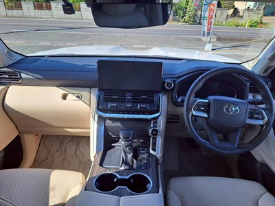 TOYOTA LAND CRUISER 300 - 10