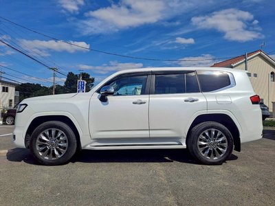TOYOTA LAND CRUISER 300 - 9