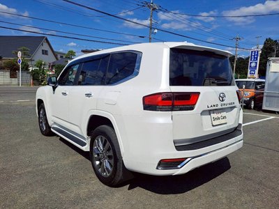 TOYOTA LAND CRUISER 300 - 8