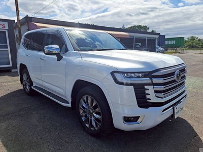 TOYOTA LAND CRUISER 300 - 4