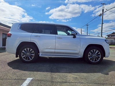 TOYOTA LAND CRUISER 300 - 5