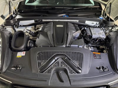 PORSCHE MACAN GTS - 9