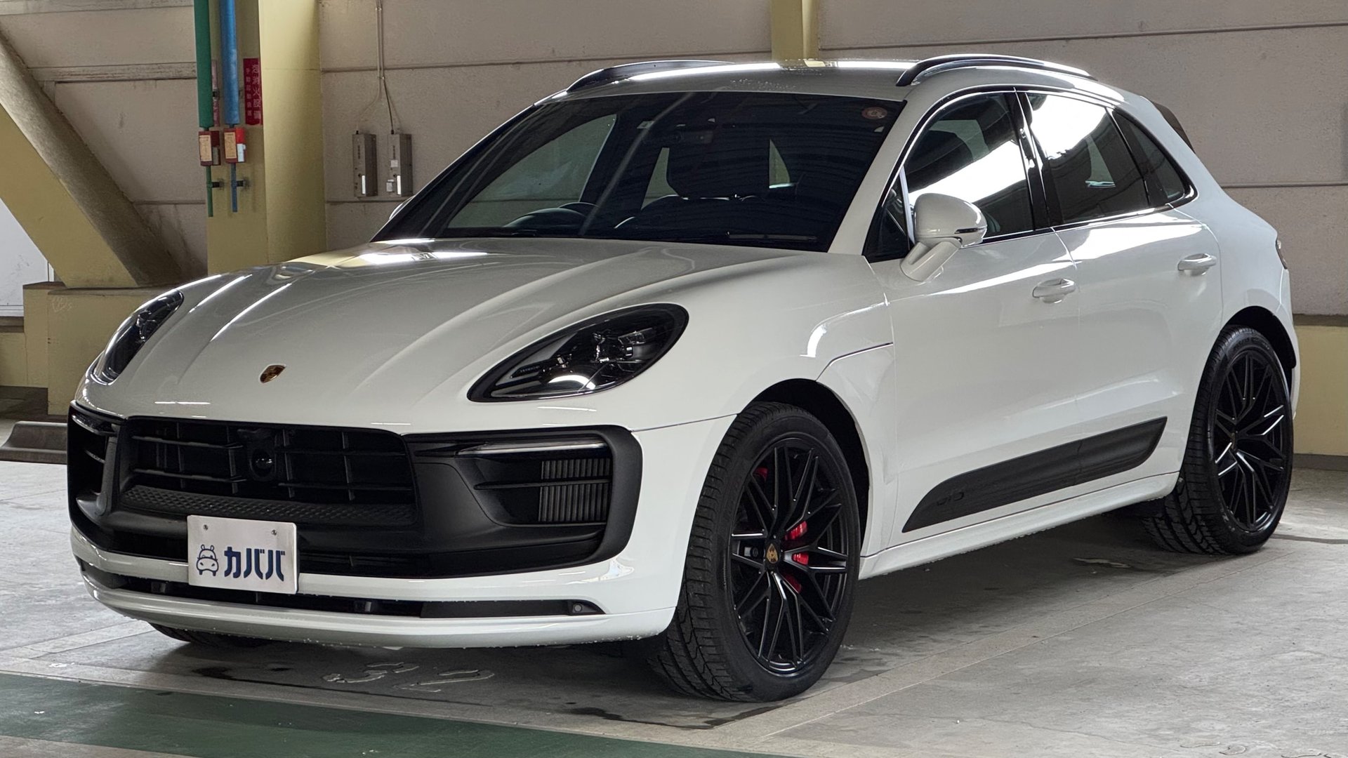 PORSCHE MACAN GTS - View 1