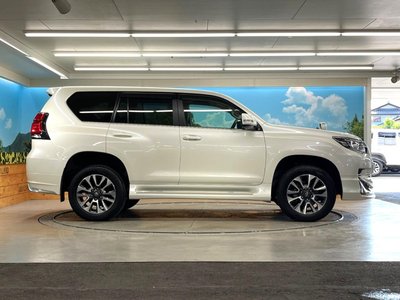2023 Toyota LAND CRUISER PRADO — миниатюра 30